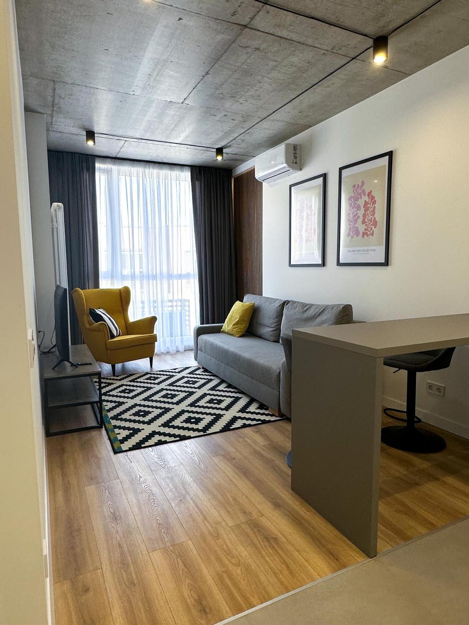 Avalon On Lypynskogo Street Apartment ลวีฟ ภายนอก รูปภาพ